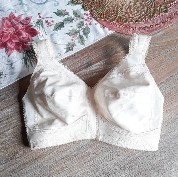 Vintage Other - Vintage Playtex Ivory Bra